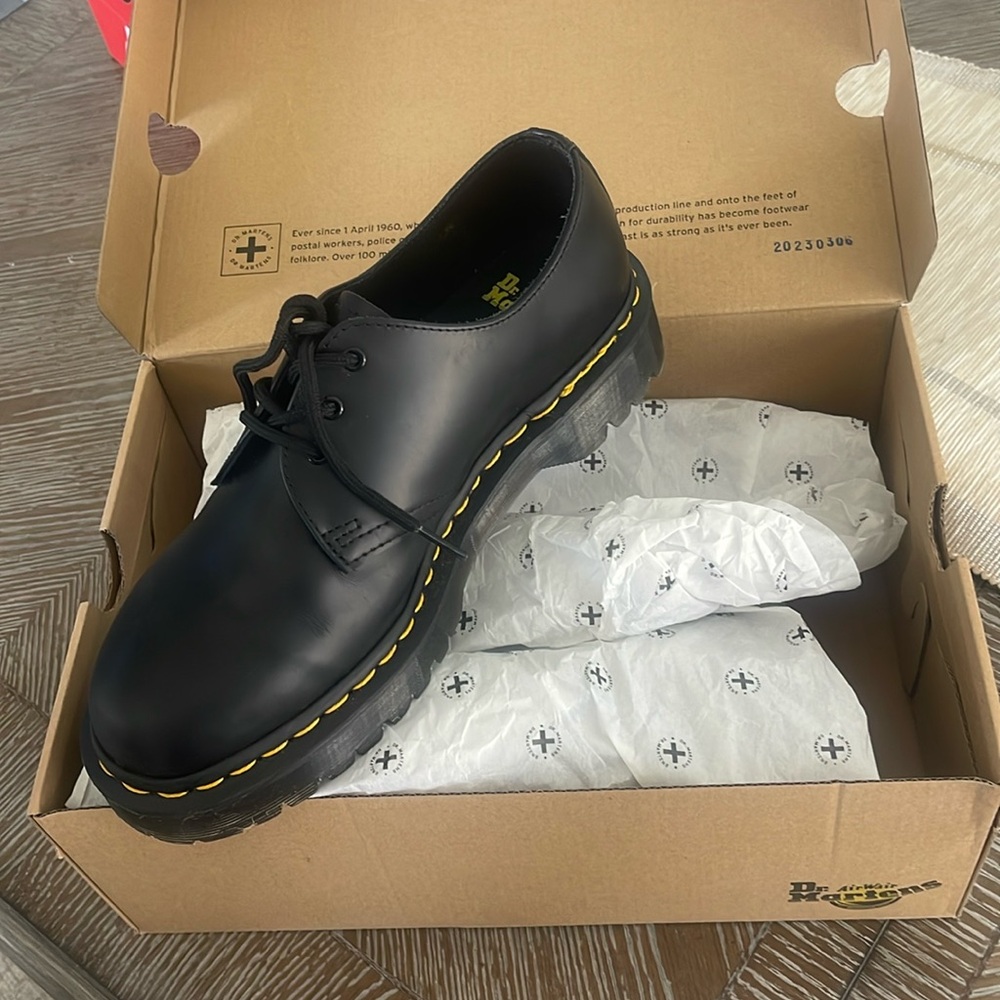 Dr Marten smooth leather oxfords